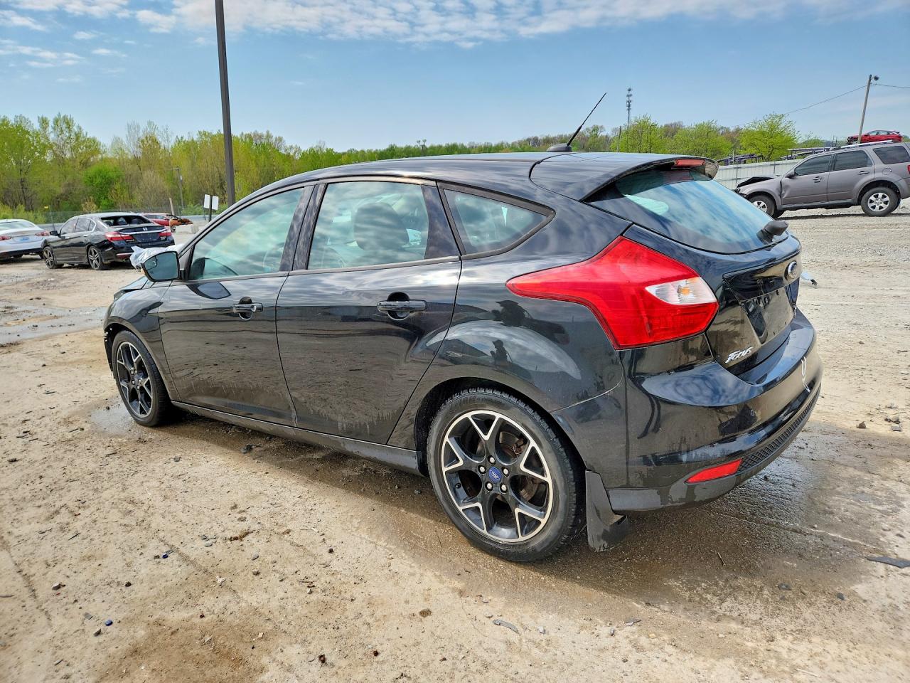 2014 FORD FOCUS SE photo 4