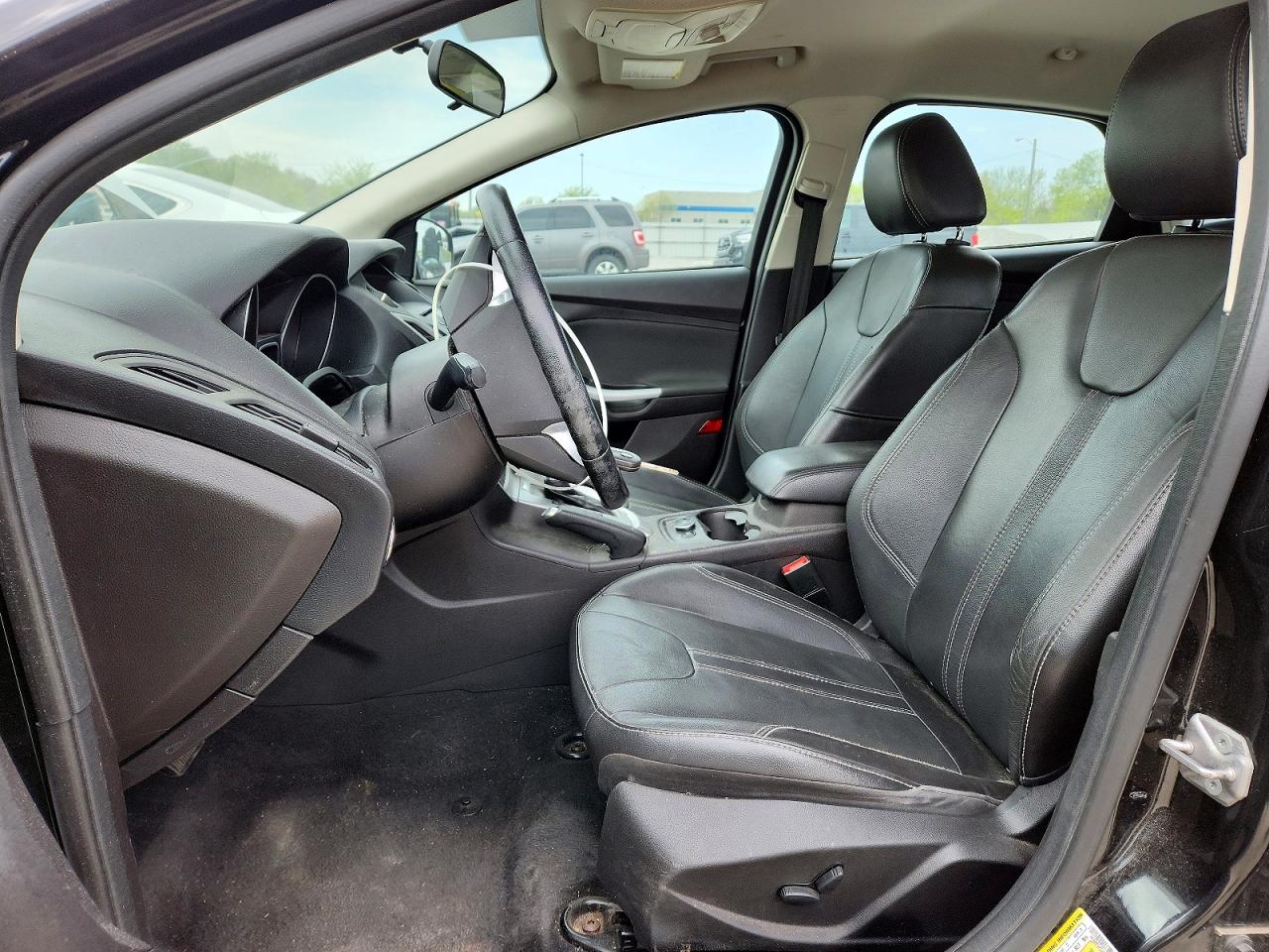 2014 FORD FOCUS SE photo 19