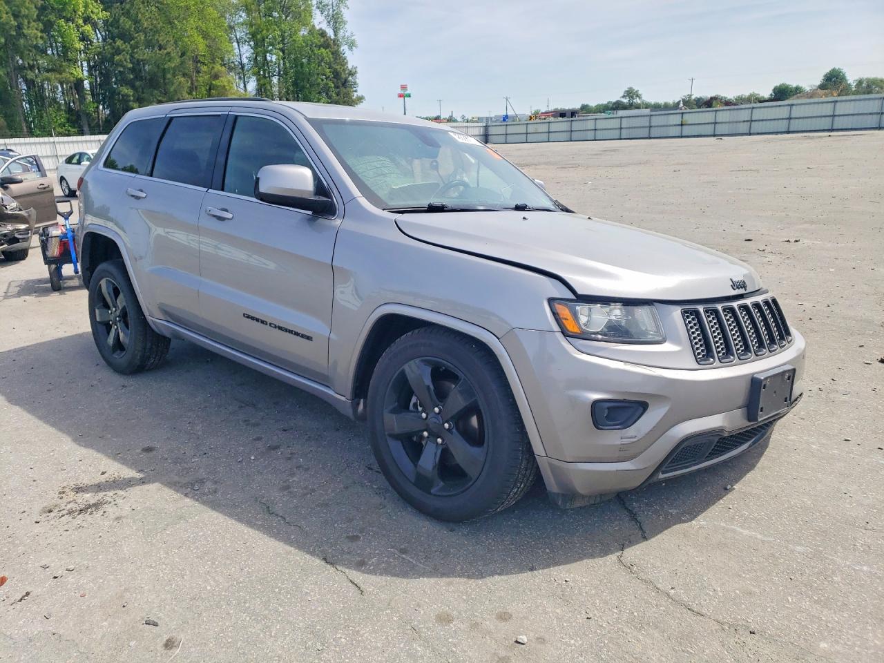 2015 JEEP GRAND CHEROKEE LAREDO photo 4