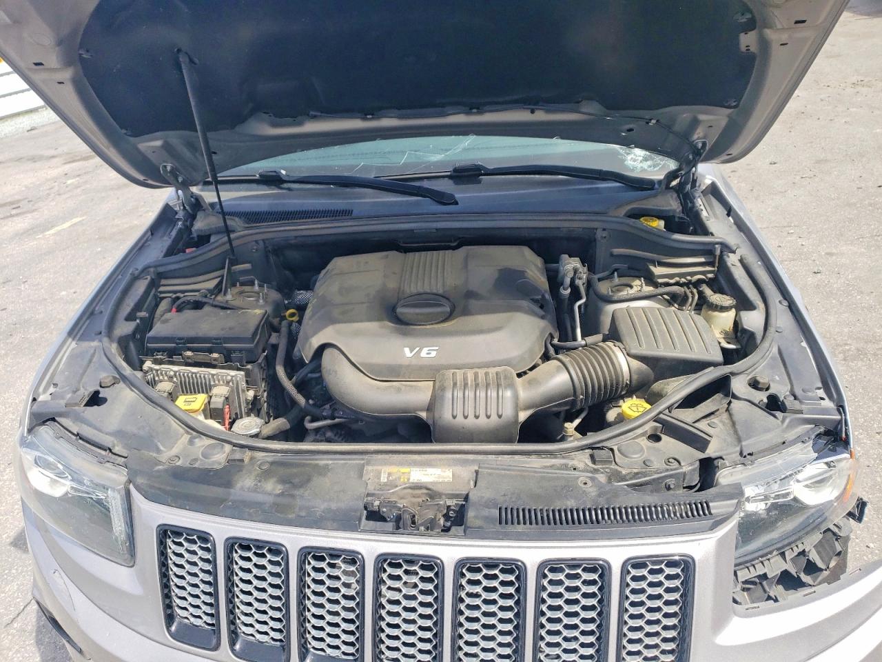 2015 JEEP GRAND CHEROKEE LAREDO photo 12