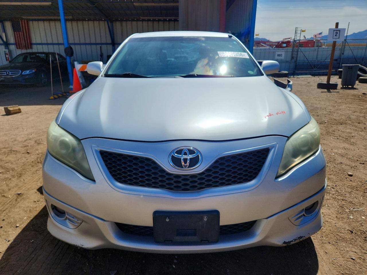 2010 TOYOTA CAMRY SE photo 9