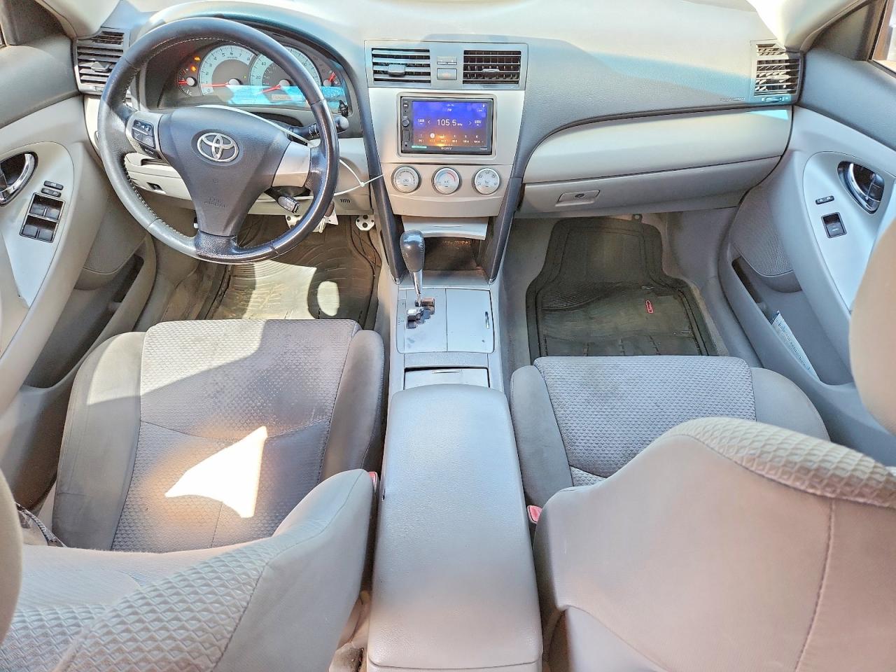 2010 TOYOTA CAMRY SE photo 15