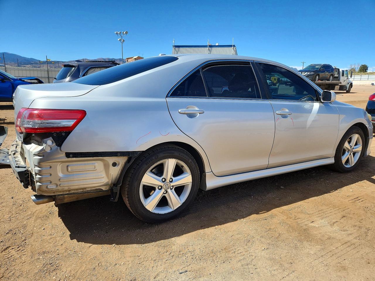 2010 TOYOTA CAMRY SE photo 5