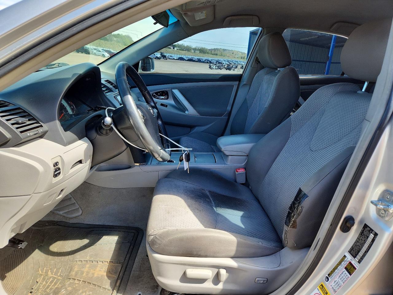 2010 TOYOTA CAMRY SE photo 13