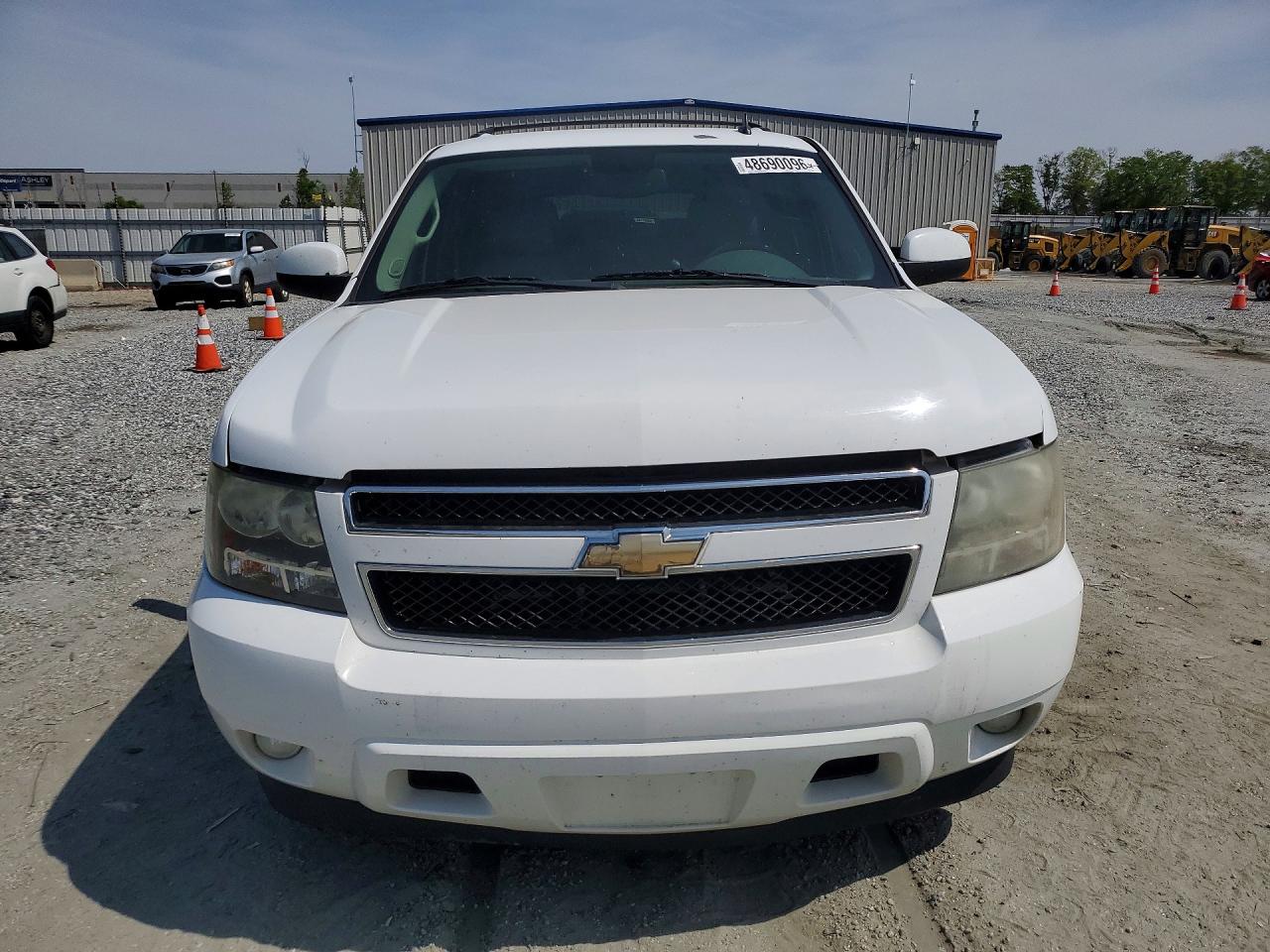 2011 CHEVROLET SUBURBAN C1500 LT photo 9