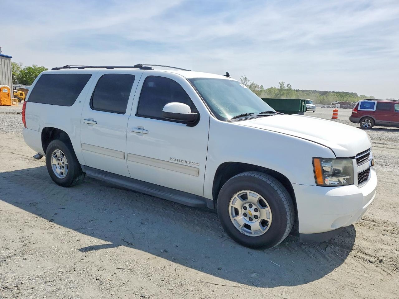 2011 CHEVROLET SUBURBAN C1500 LT photo 7