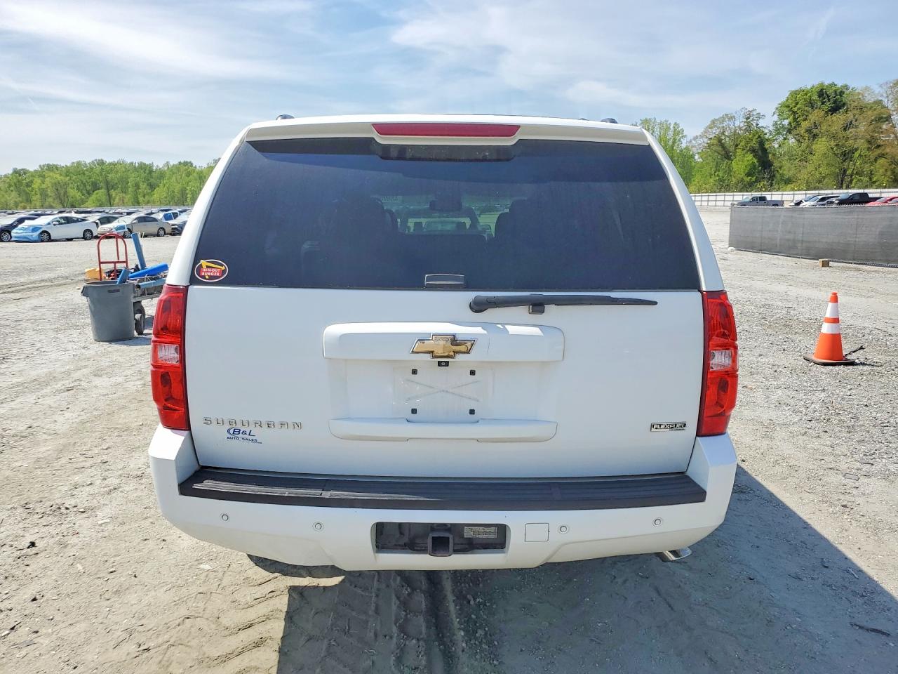 2011 CHEVROLET SUBURBAN C1500 LT photo 11
