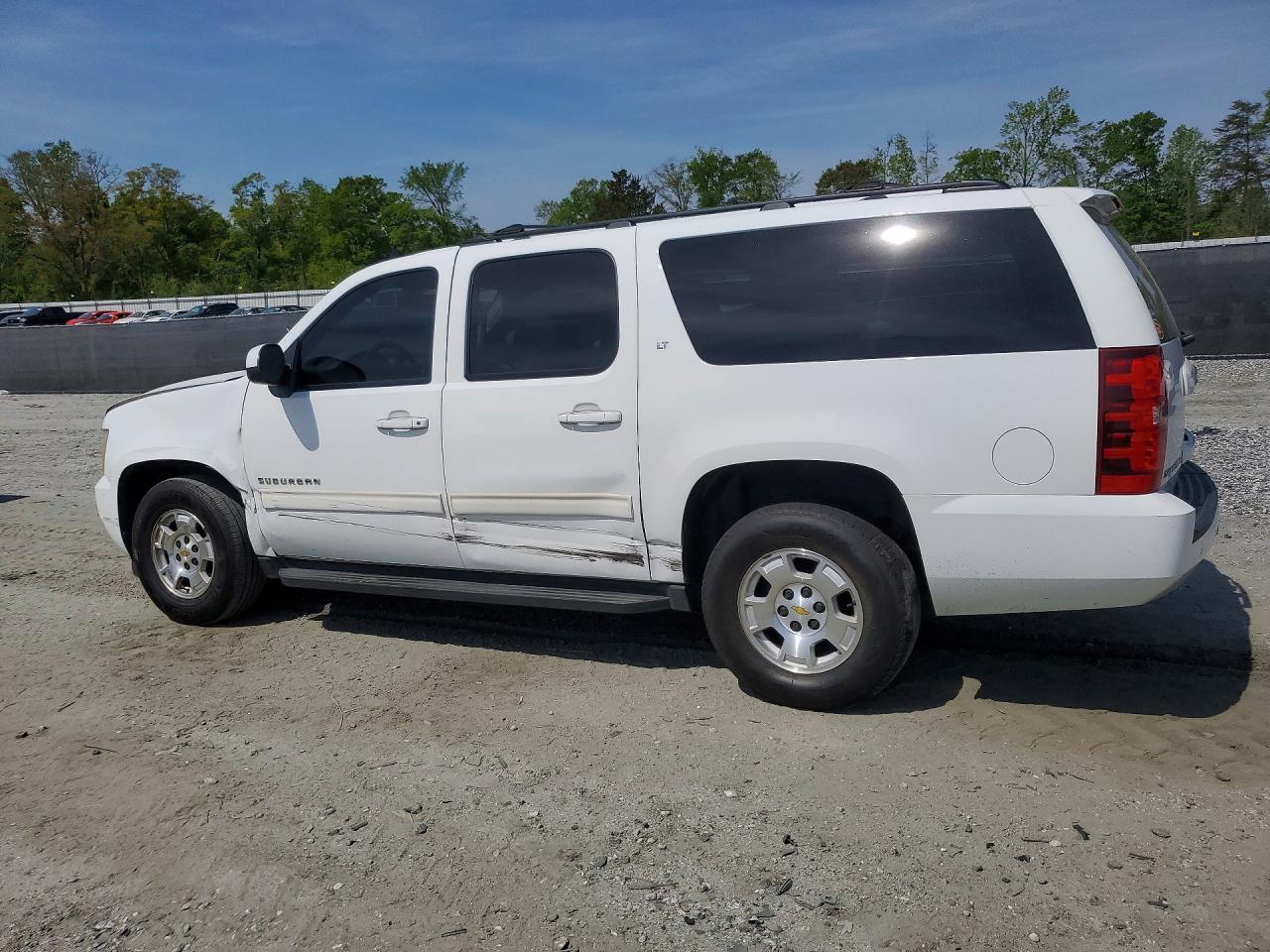 2011 CHEVROLET SUBURBAN C1500 LT photo 3
