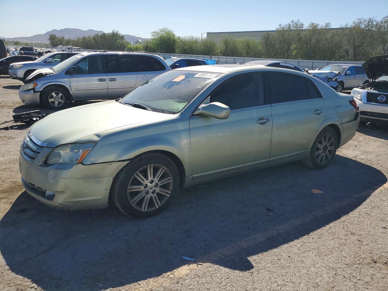 2005 TOYOTA AVALON