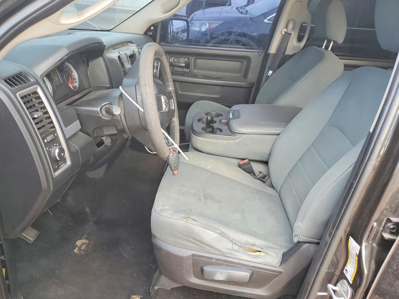 2016 RAM 1500 ST photo 7