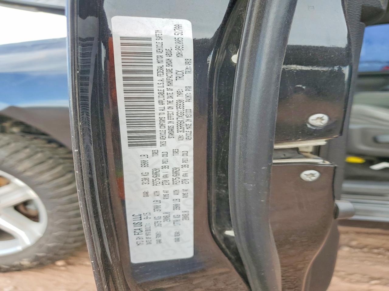 2016 RAM 1500 ST photo 13