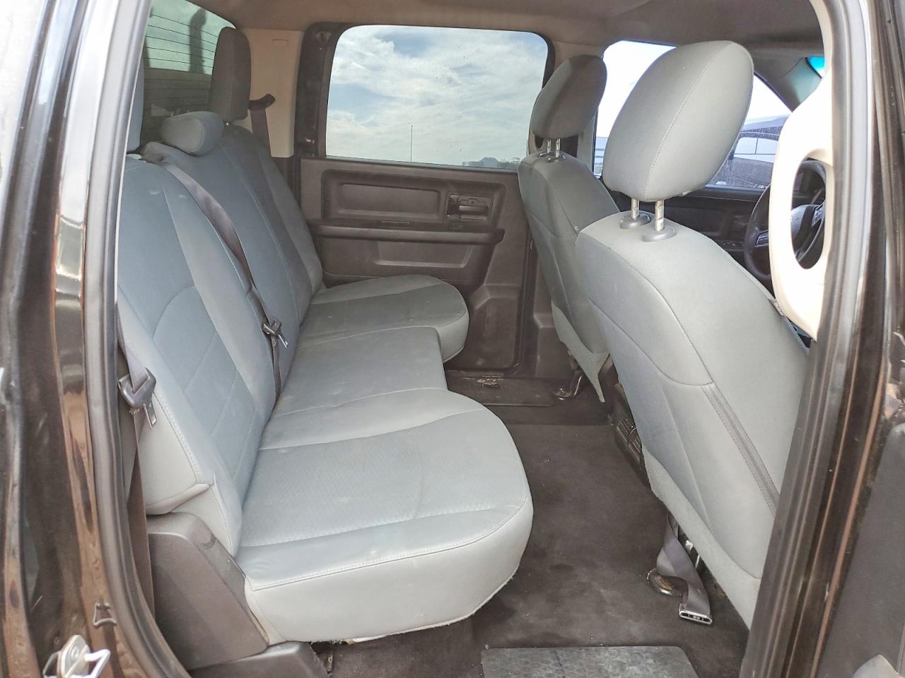 2016 RAM 1500 ST photo 10