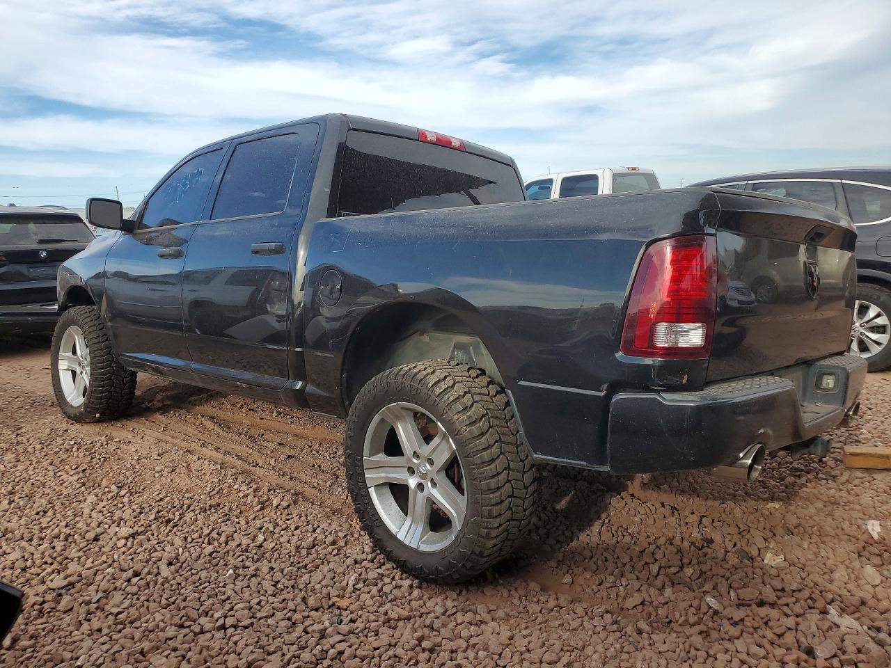 2016 RAM 1500 ST photo 2