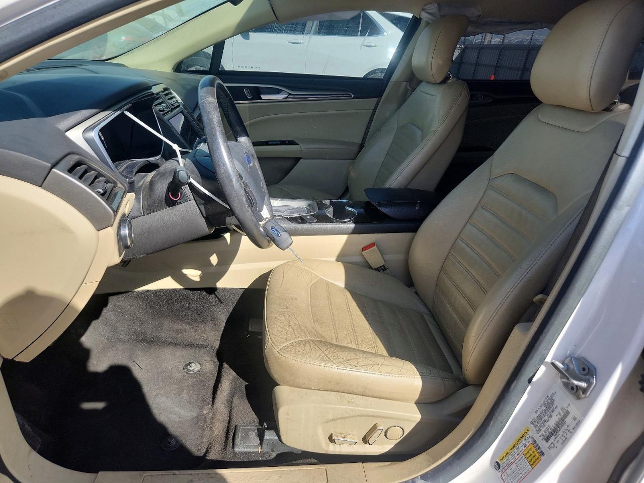 2014 FORD FUSION SE photo 19