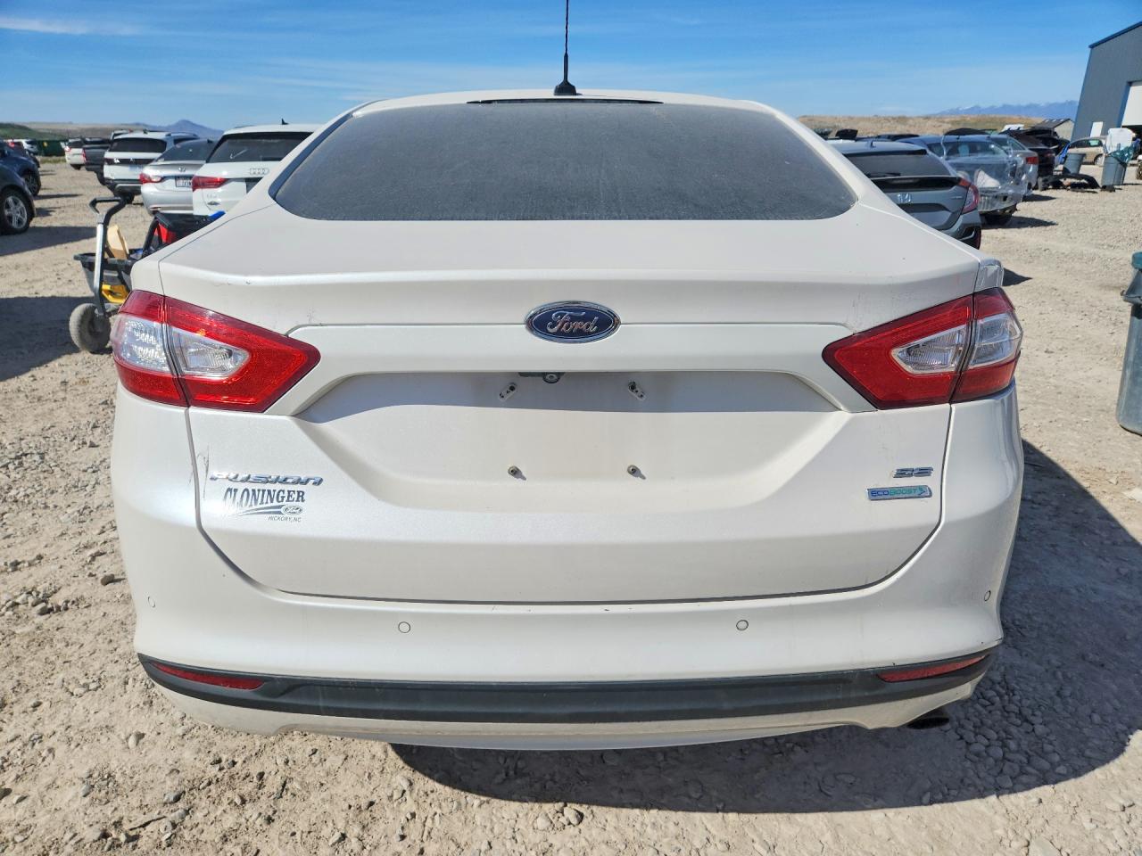 2014 FORD FUSION SE photo 16