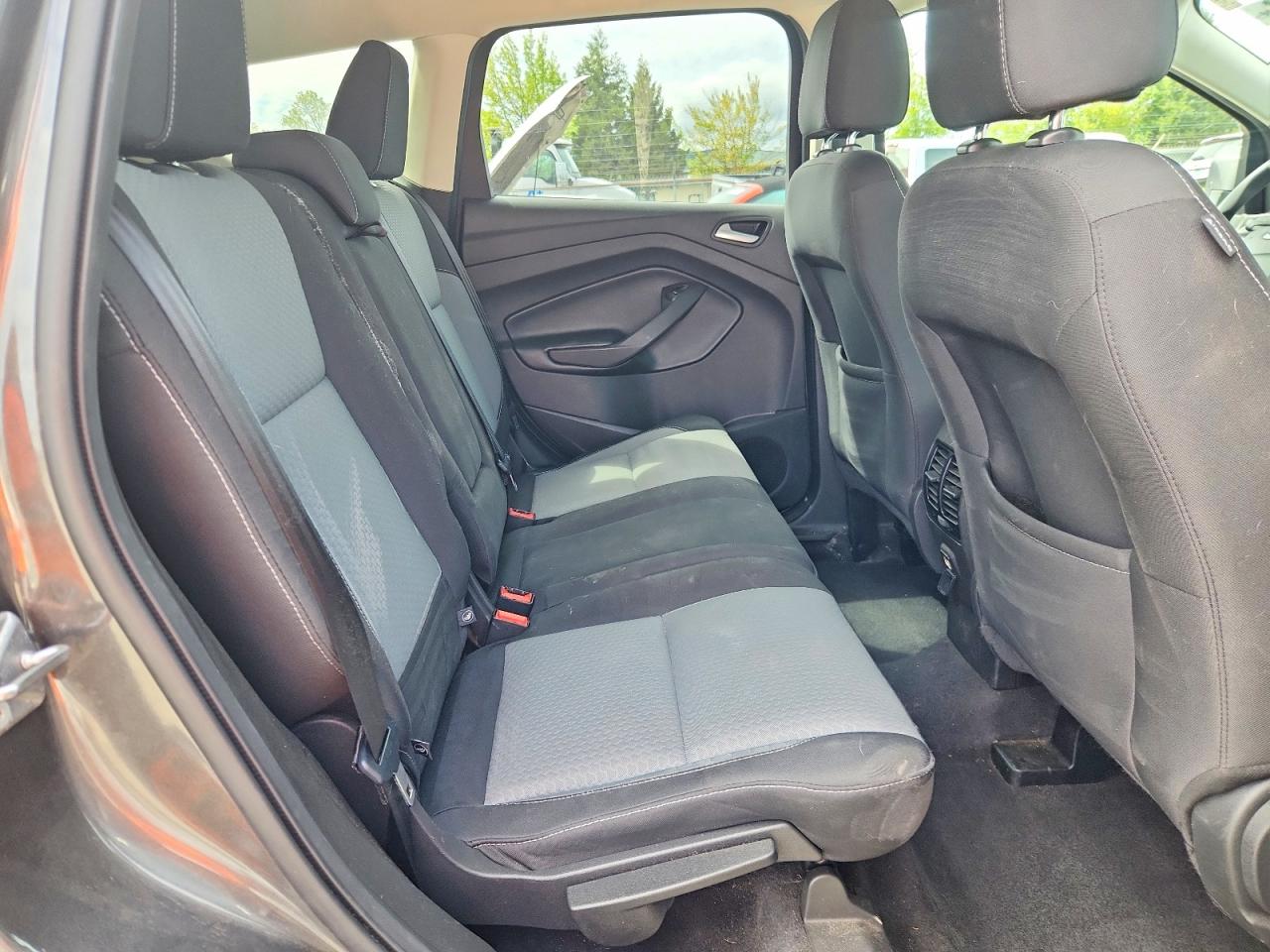 2017 FORD ESCAPE SE photo 11
