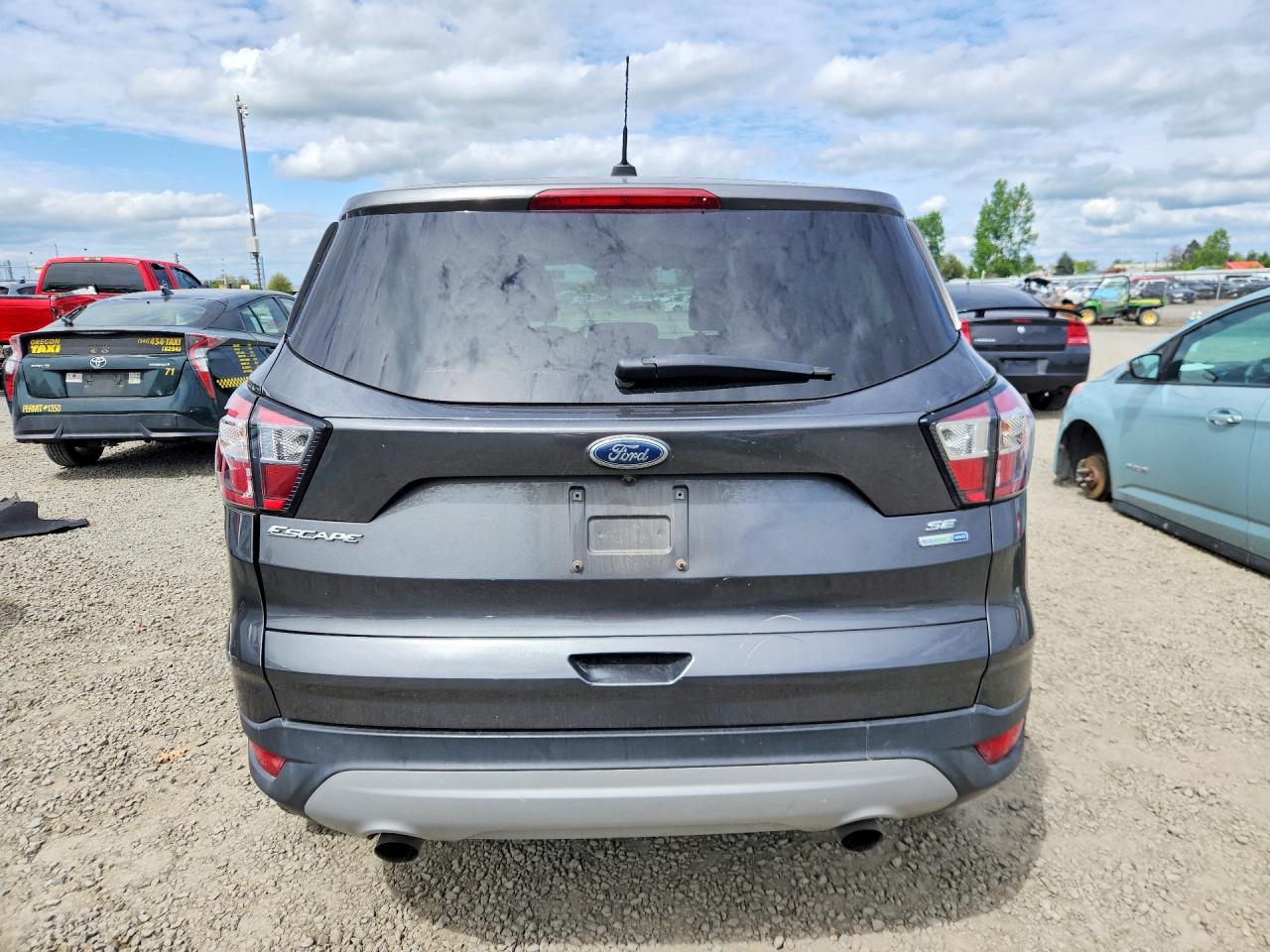 2017 FORD ESCAPE SE photo 6