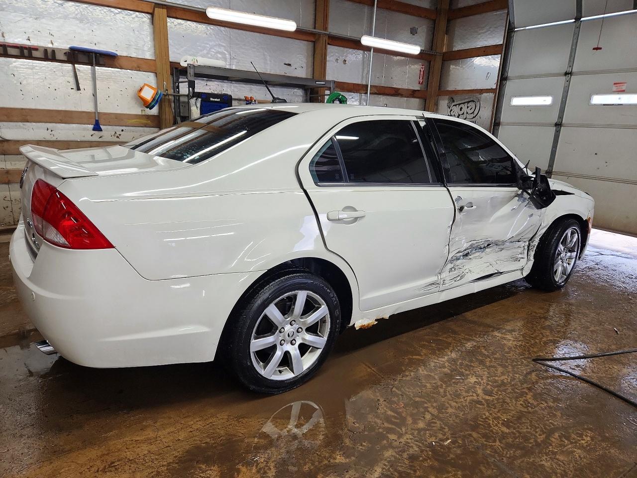 2010 MERCURY MILAN PREMIER photo 5