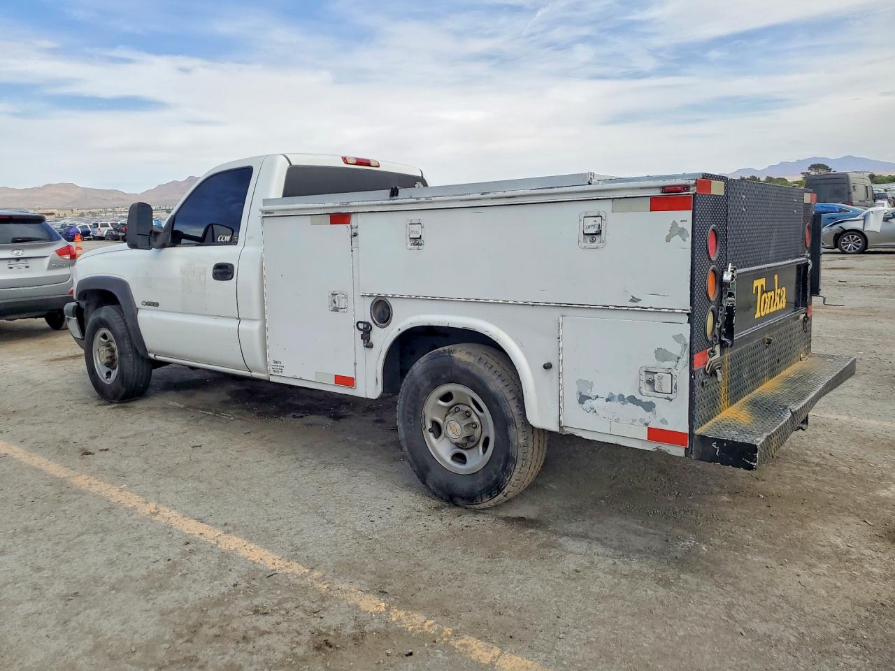 2003 CHEVROLET SILVERADO C2500 photo 3