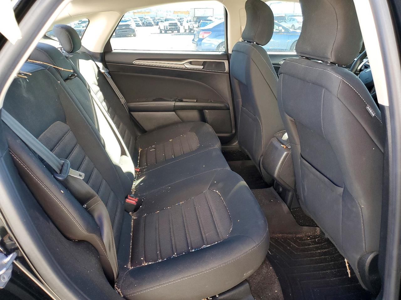 2017 FORD FUSION SE photo 19