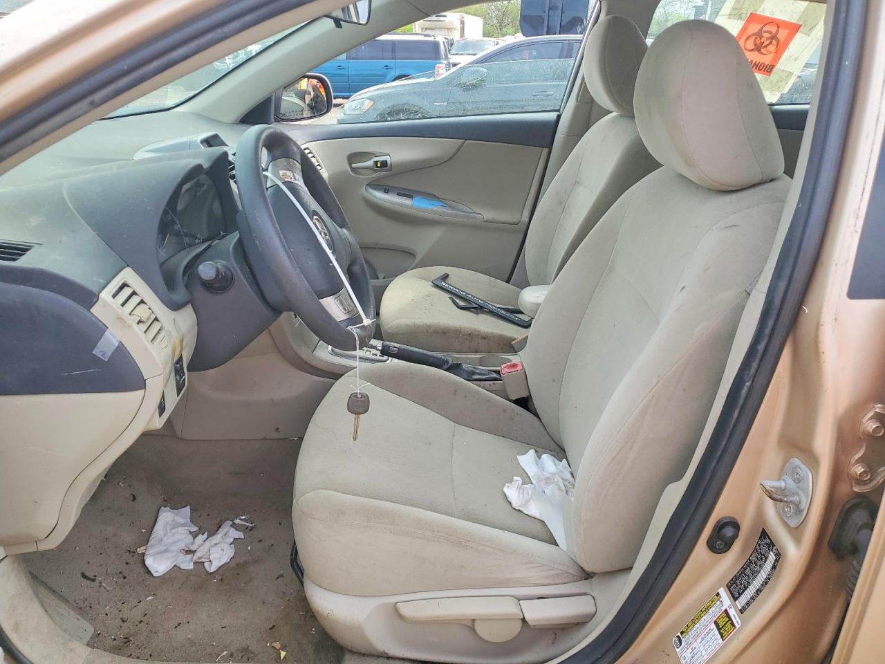 2012 TOYOTA COROLLA L photo 7