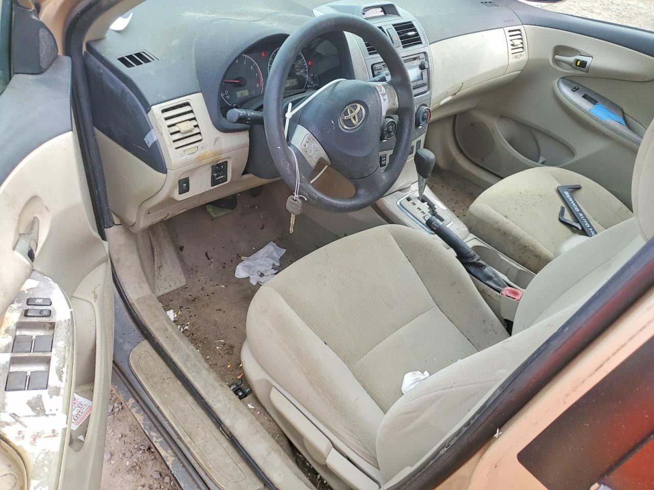 2012 TOYOTA COROLLA L photo 8
