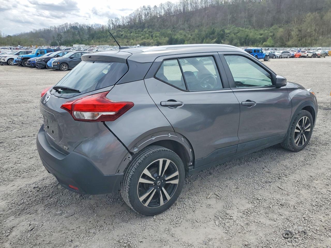 2018 NISSAN KICKS SV photo 5