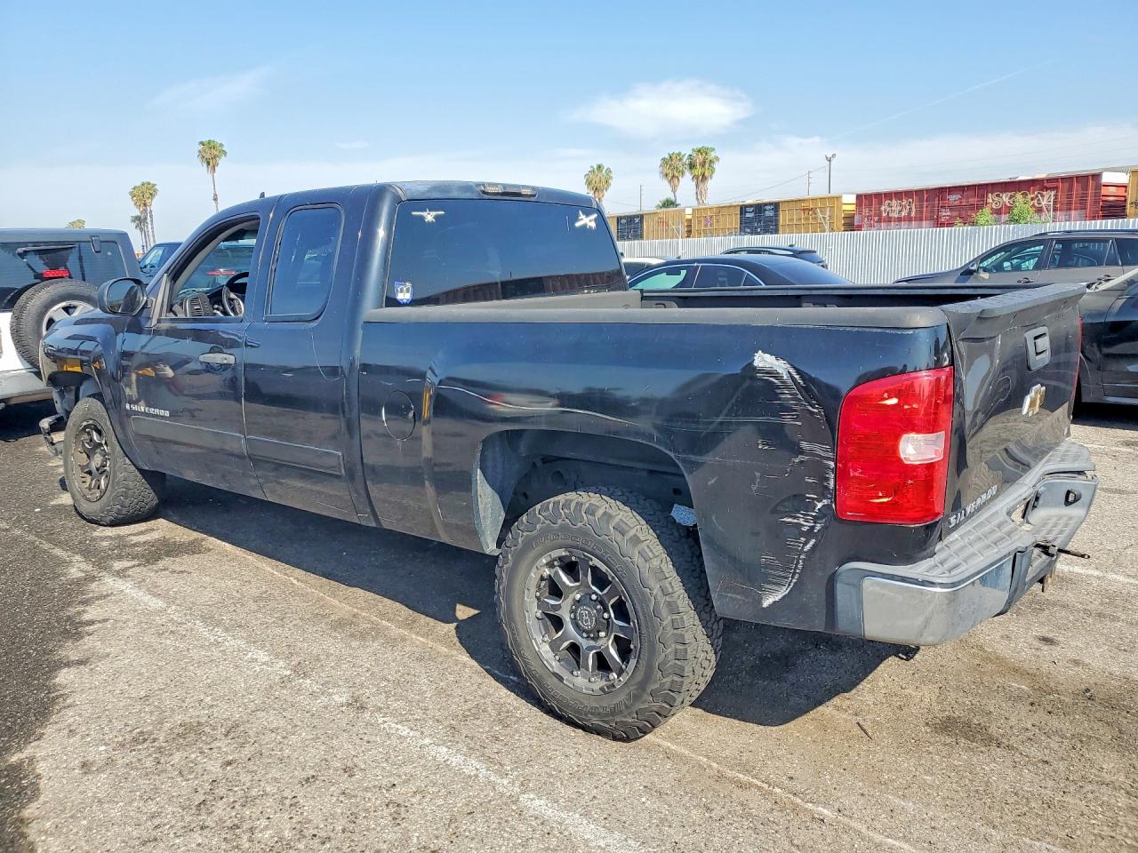 2007 CHEVROLET SILVERADO C1500 photo 2