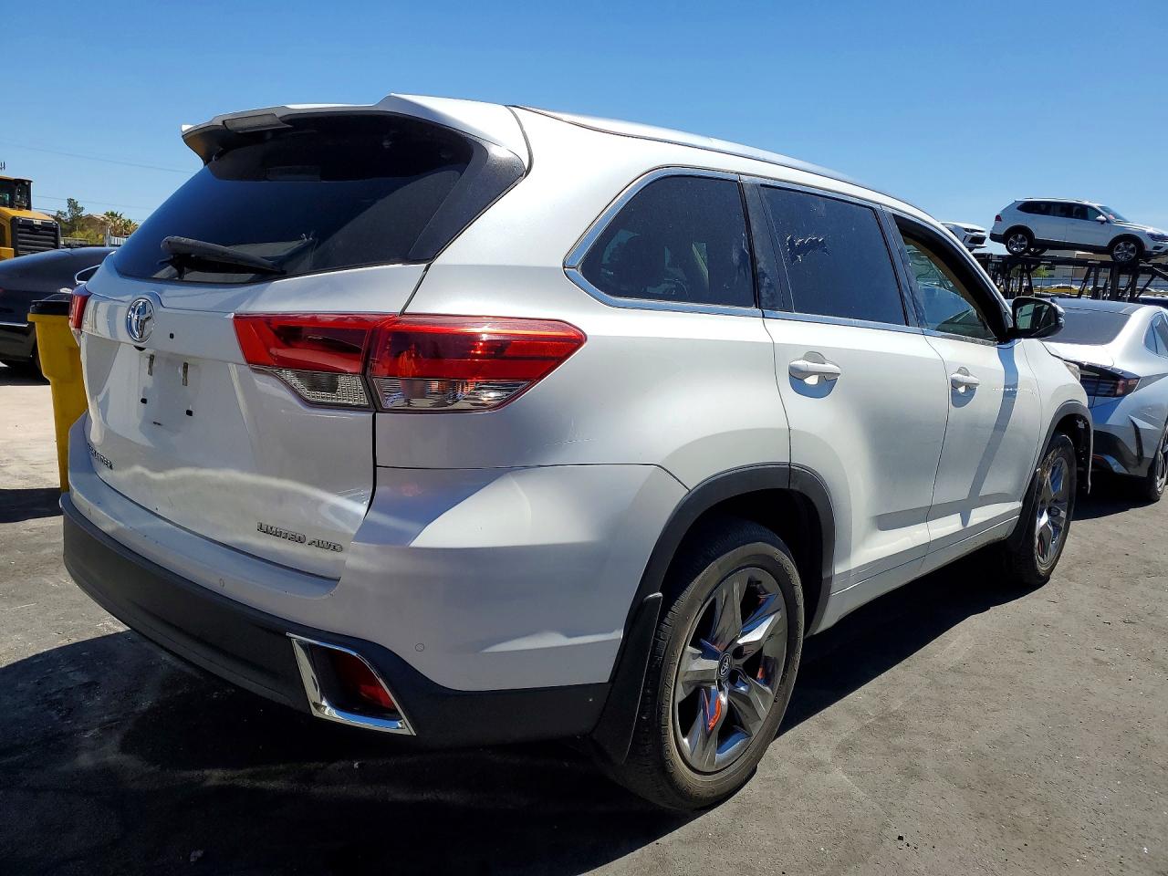 2018 TOYOTA HIGHLANDER LIMITED PLATINUM photo 5