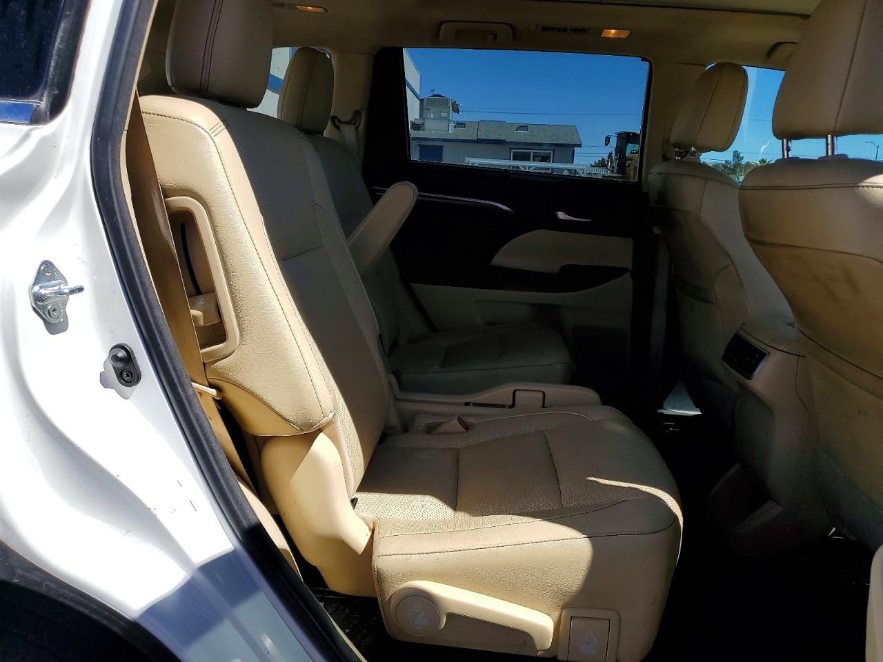 2018 TOYOTA HIGHLANDER LIMITED PLATINUM photo 19