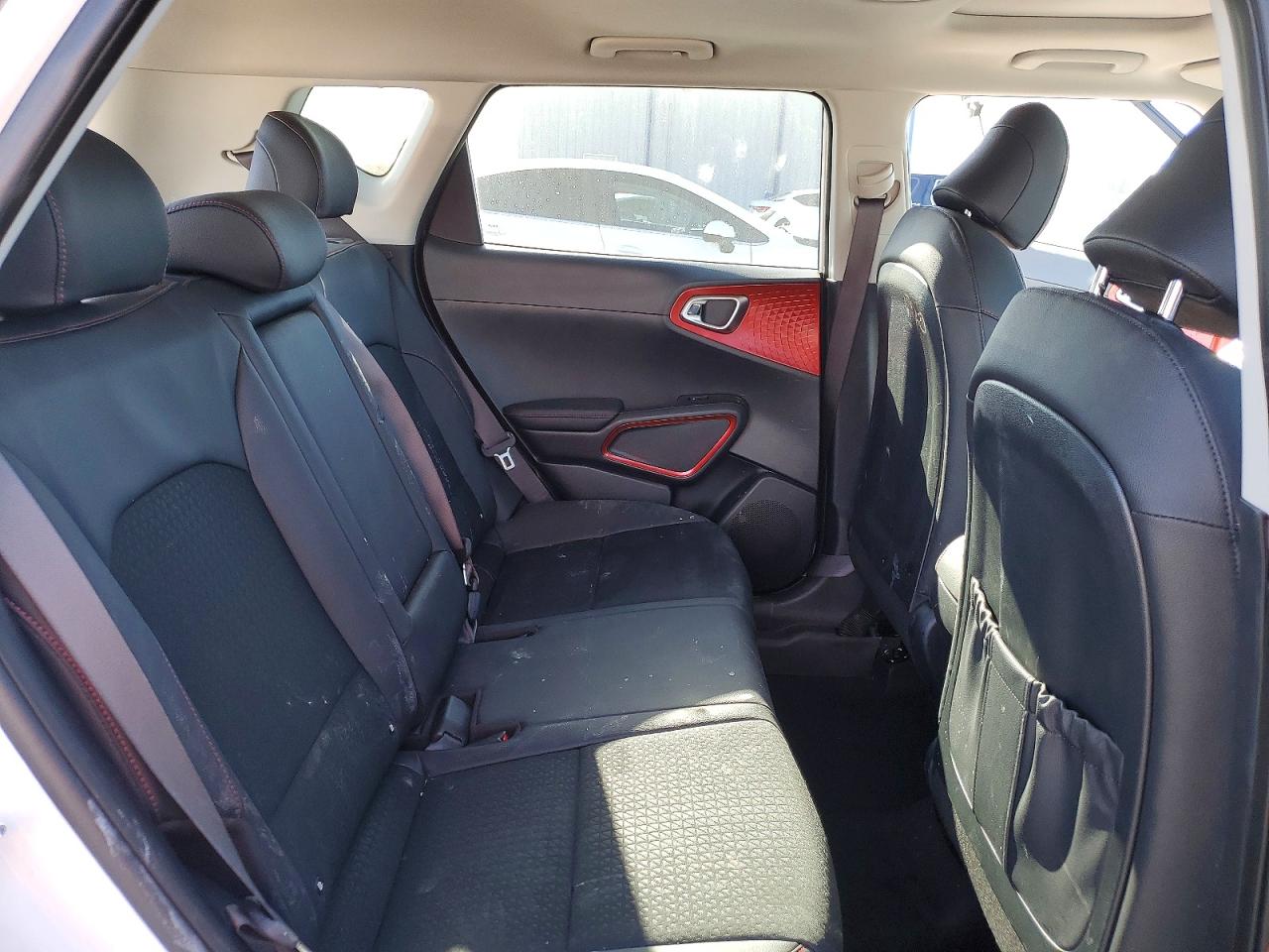 2025 KIA SOUL GT-LINE photo 28