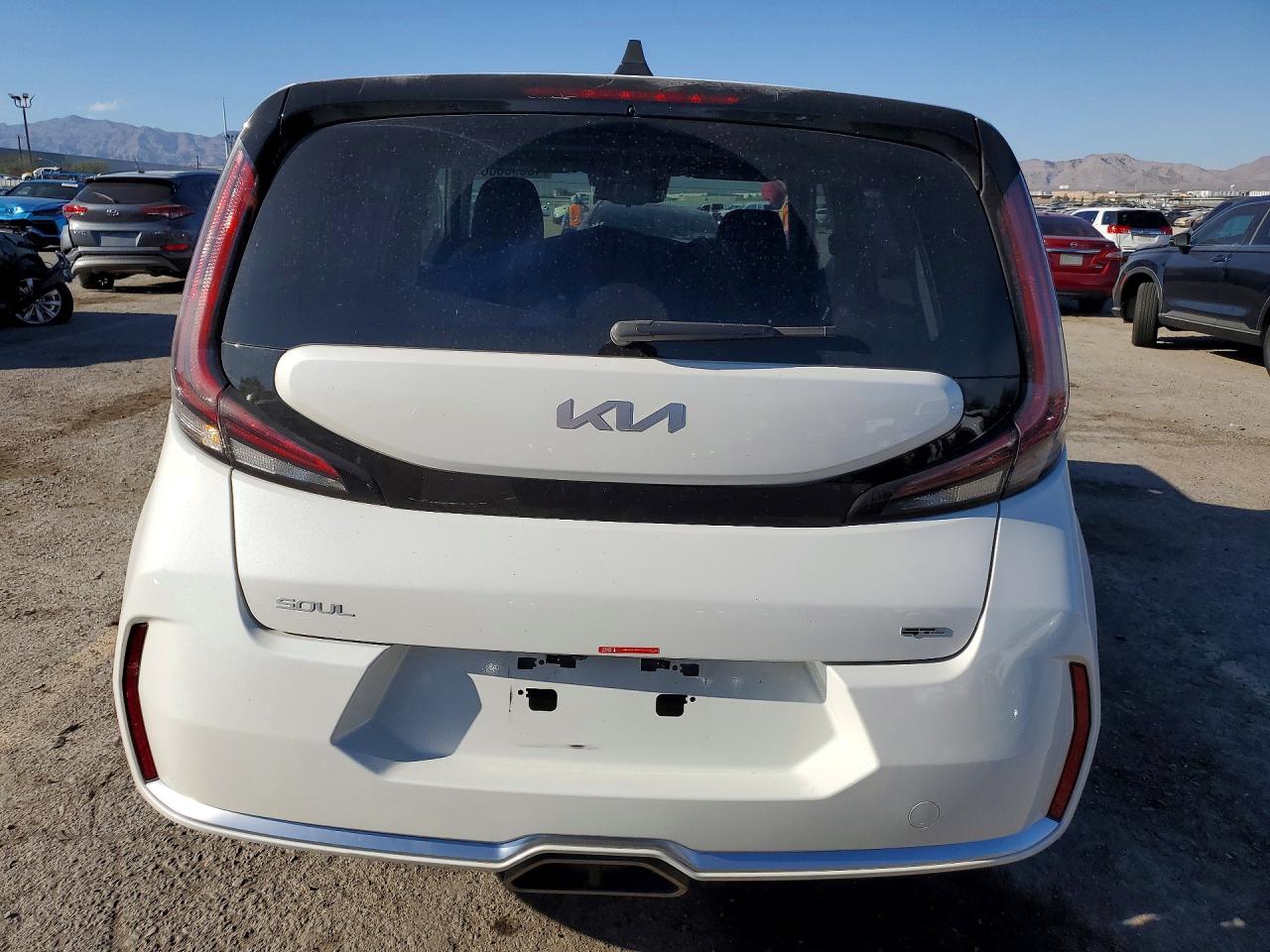 2025 KIA SOUL GT-LINE photo 16