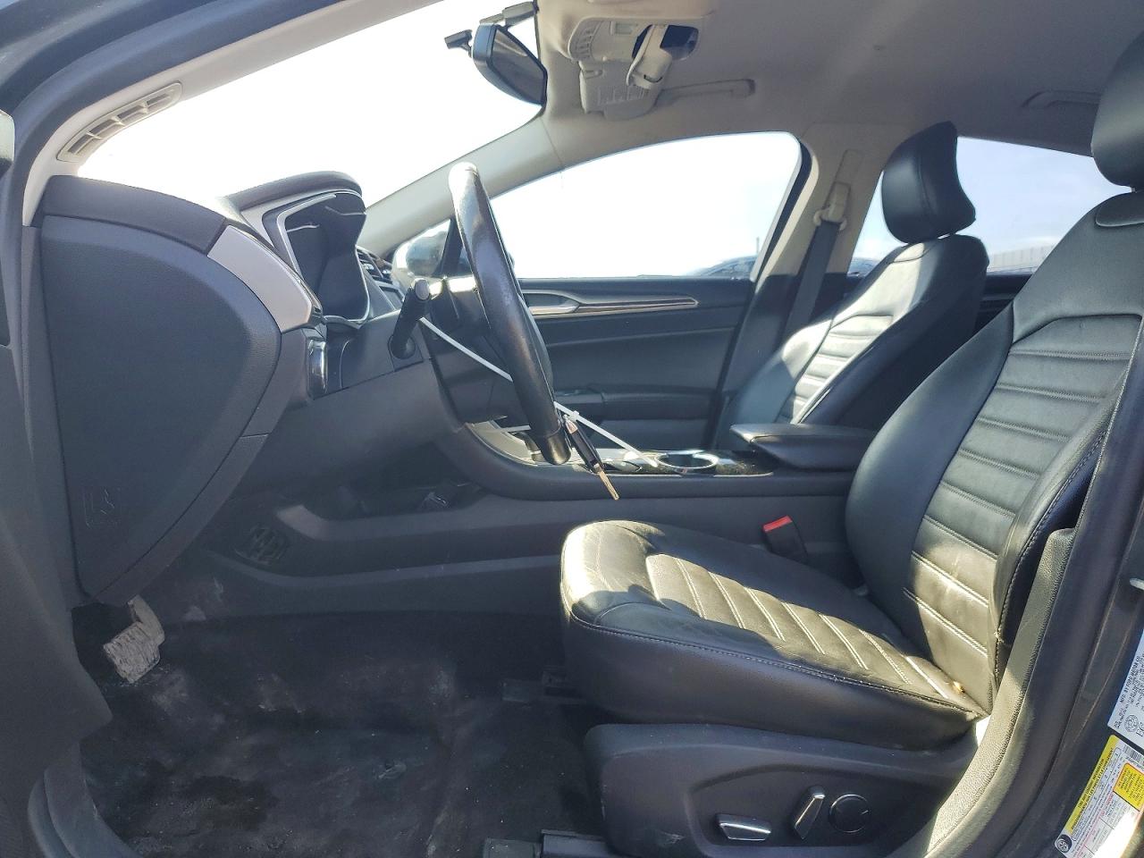 2015 FORD FUSION SE photo 19