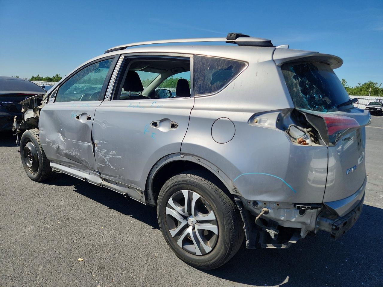 2017 TOYOTA RAV4 LE photo 3