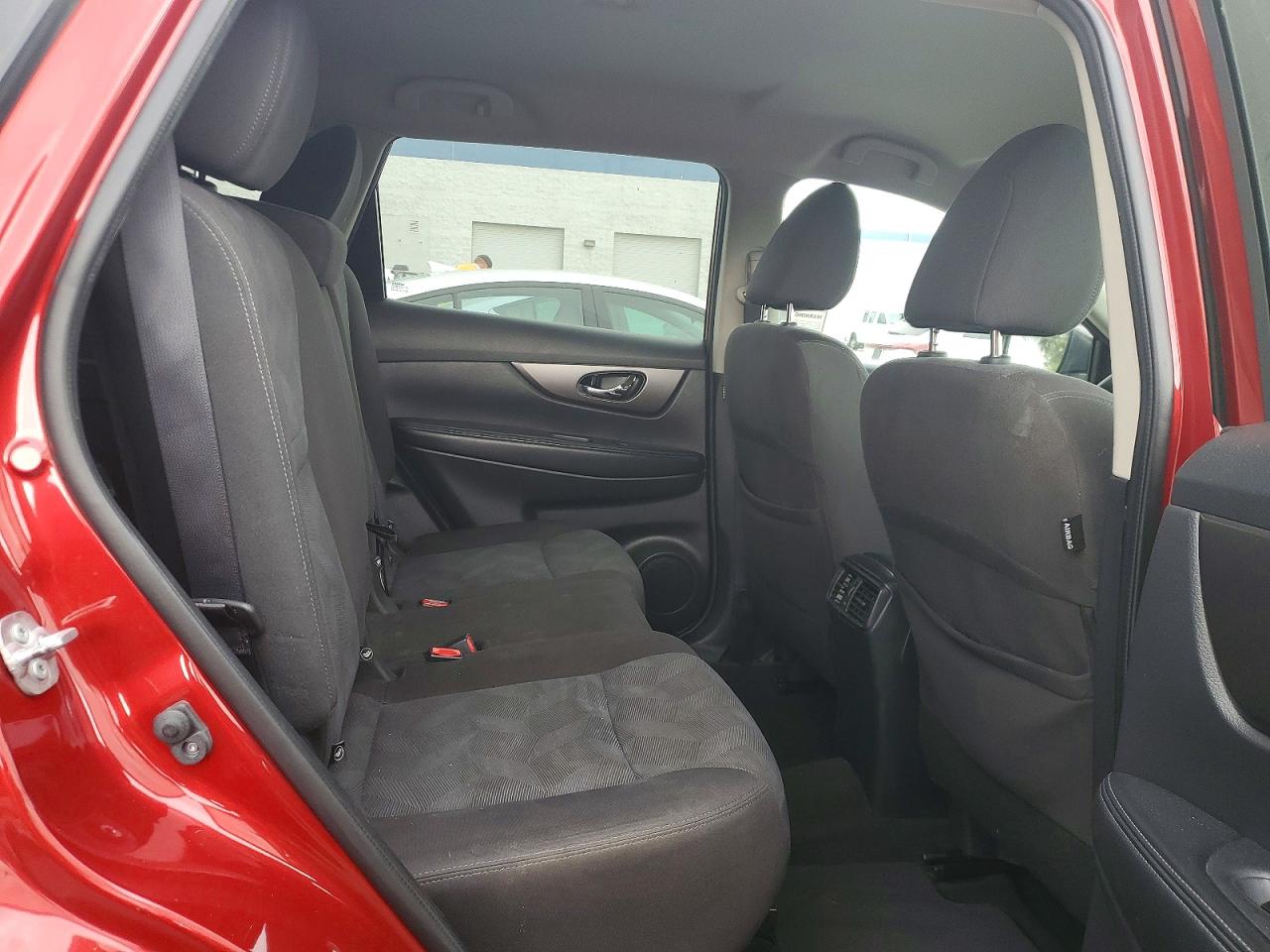 2016 NISSAN ROGUE SV photo 28