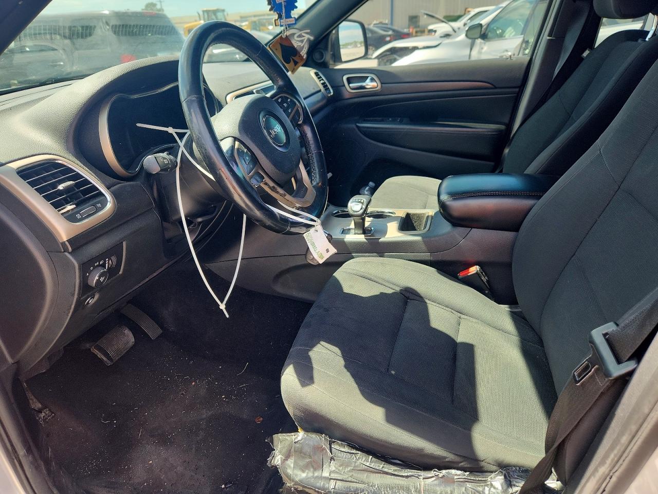2015 JEEP GRAND CHEROKEE LAREDO photo 13