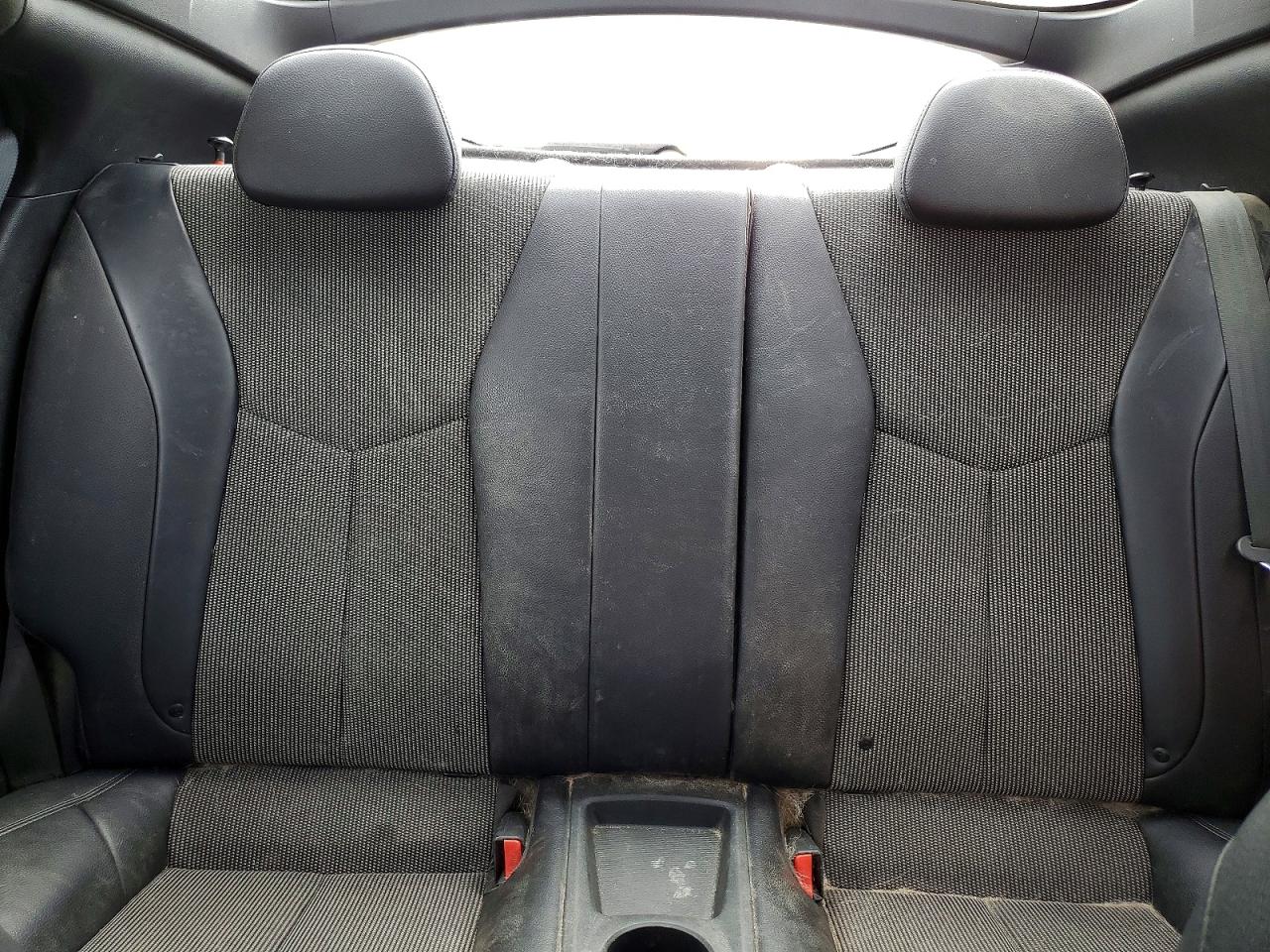 2016 HYUNDAI VELOSTER BASE photo 28