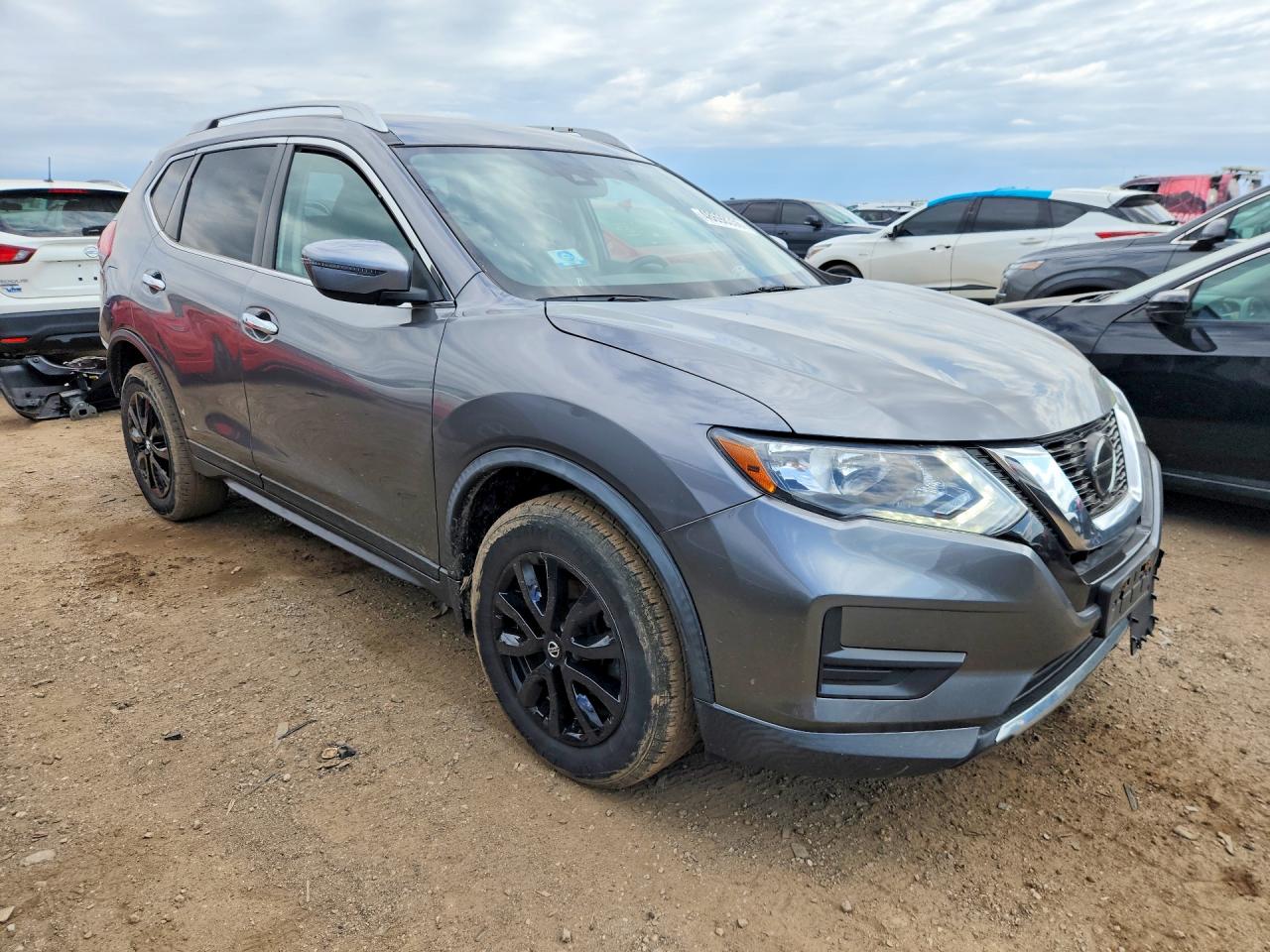 2019 NISSAN ROGUE SV photo 4