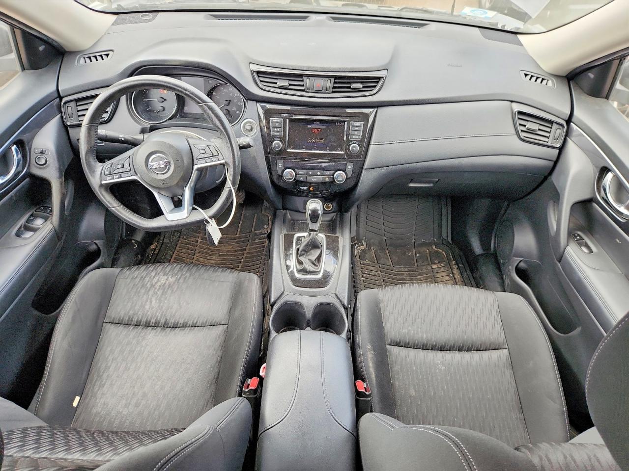2019 NISSAN ROGUE SV photo 8