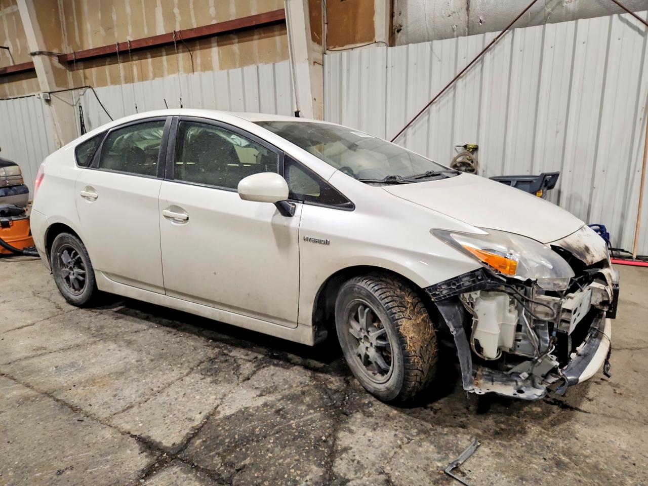 2013 TOYOTA PRIUS THREE photo 10