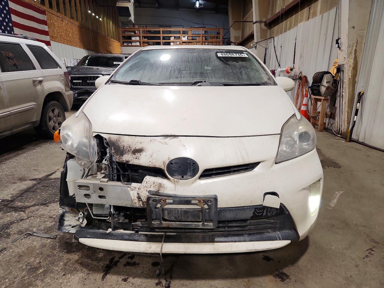 2013 TOYOTA PRIUS THREE photo 13