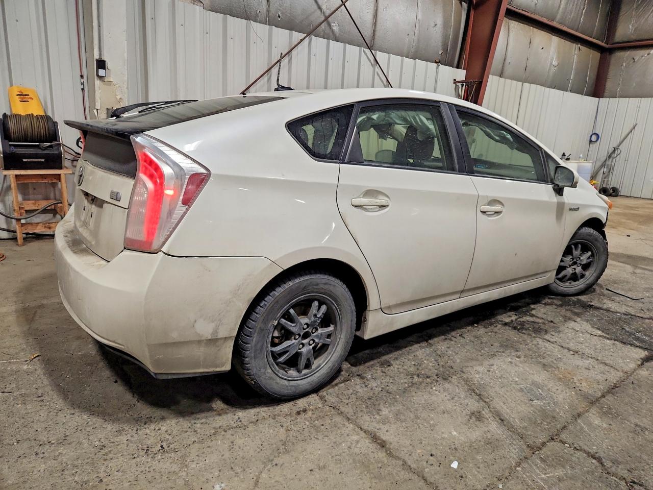 2013 TOYOTA PRIUS THREE photo 7
