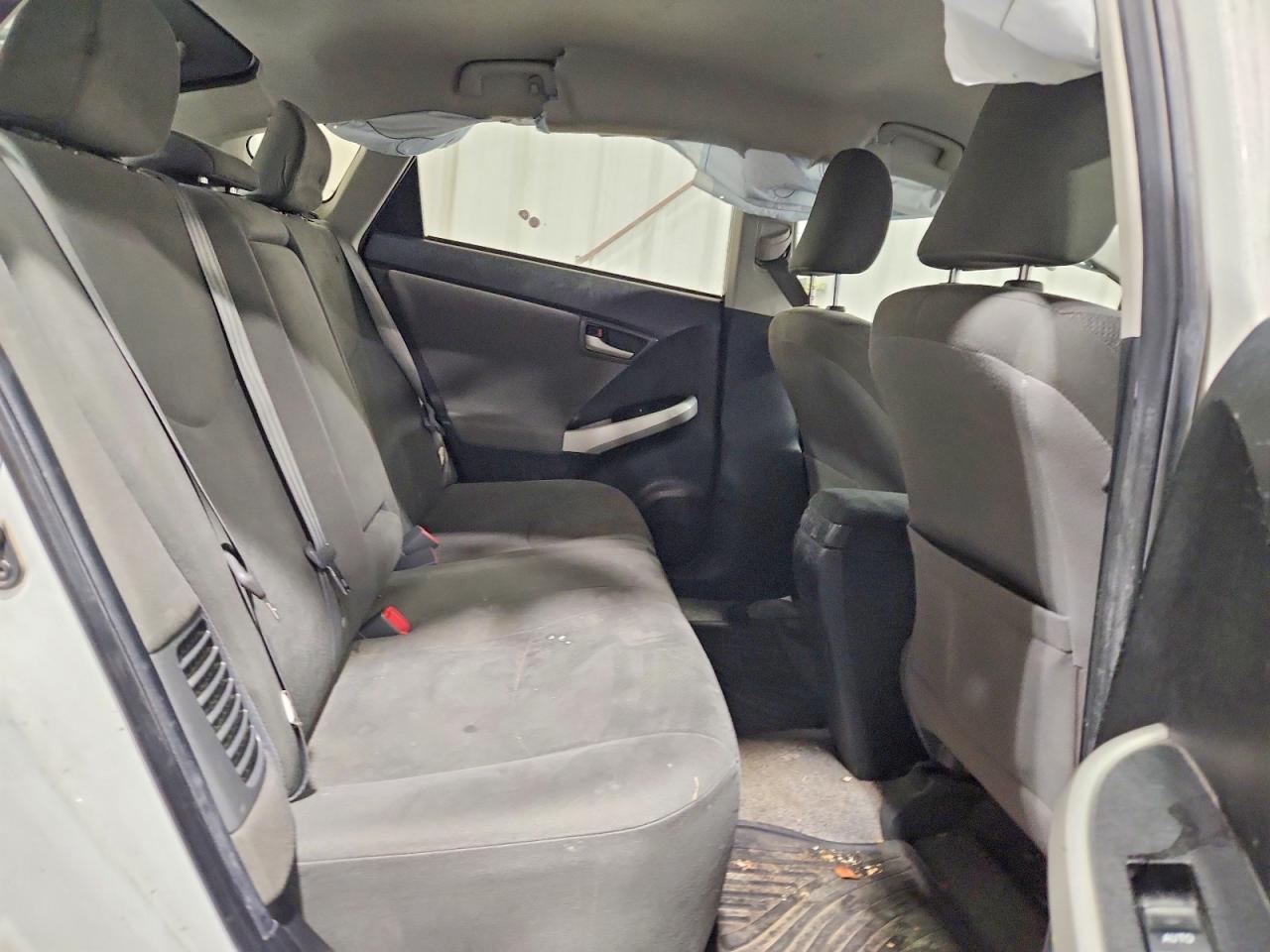 2013 TOYOTA PRIUS THREE photo 28