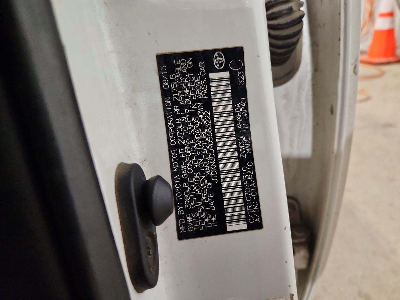 2013 TOYOTA PRIUS THREE photo 34