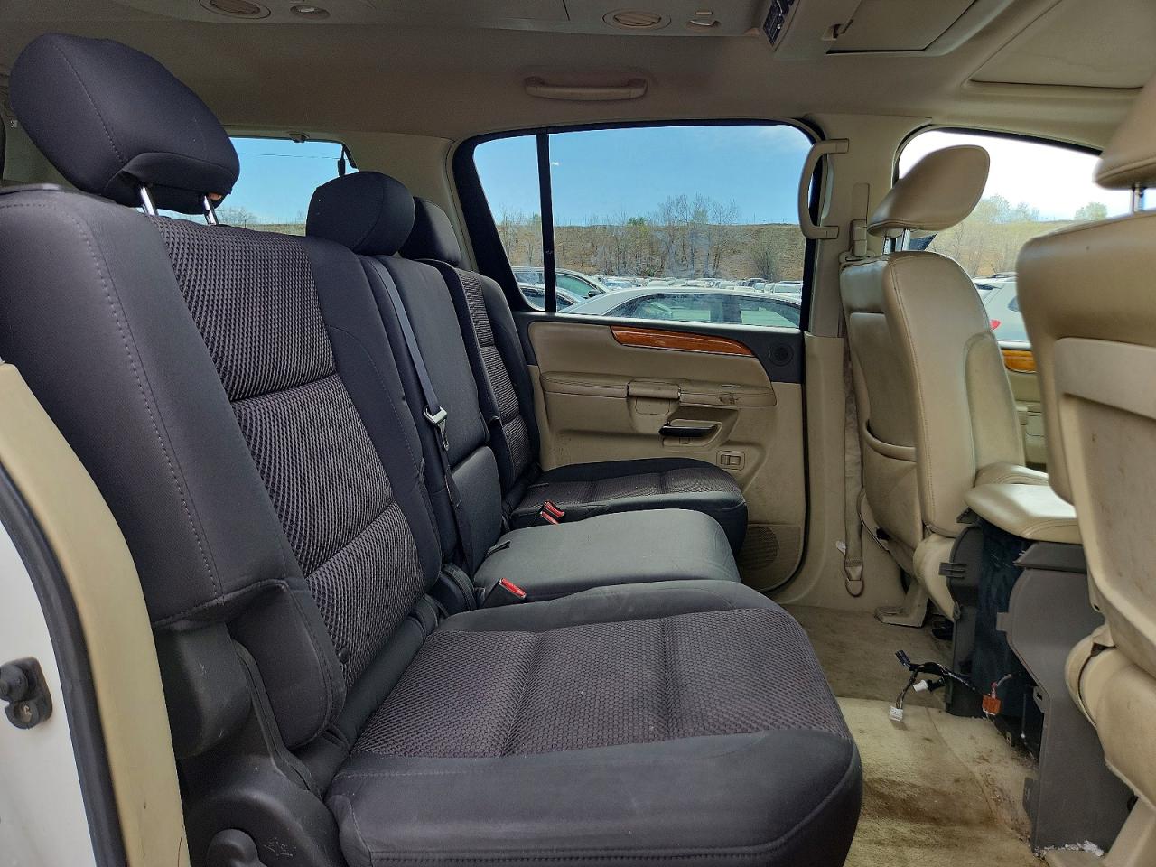 2010 INFINITI QX56 BASE photo 21