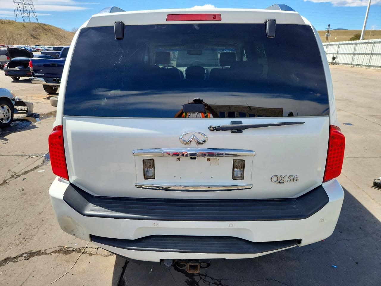 2010 INFINITI QX56 BASE photo 11
