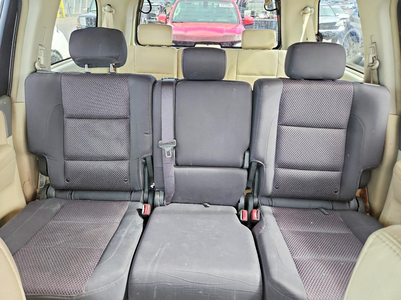 2010 INFINITI QX56 BASE photo 19