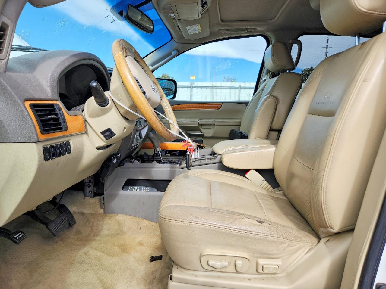 2010 INFINITI QX56 BASE photo 13