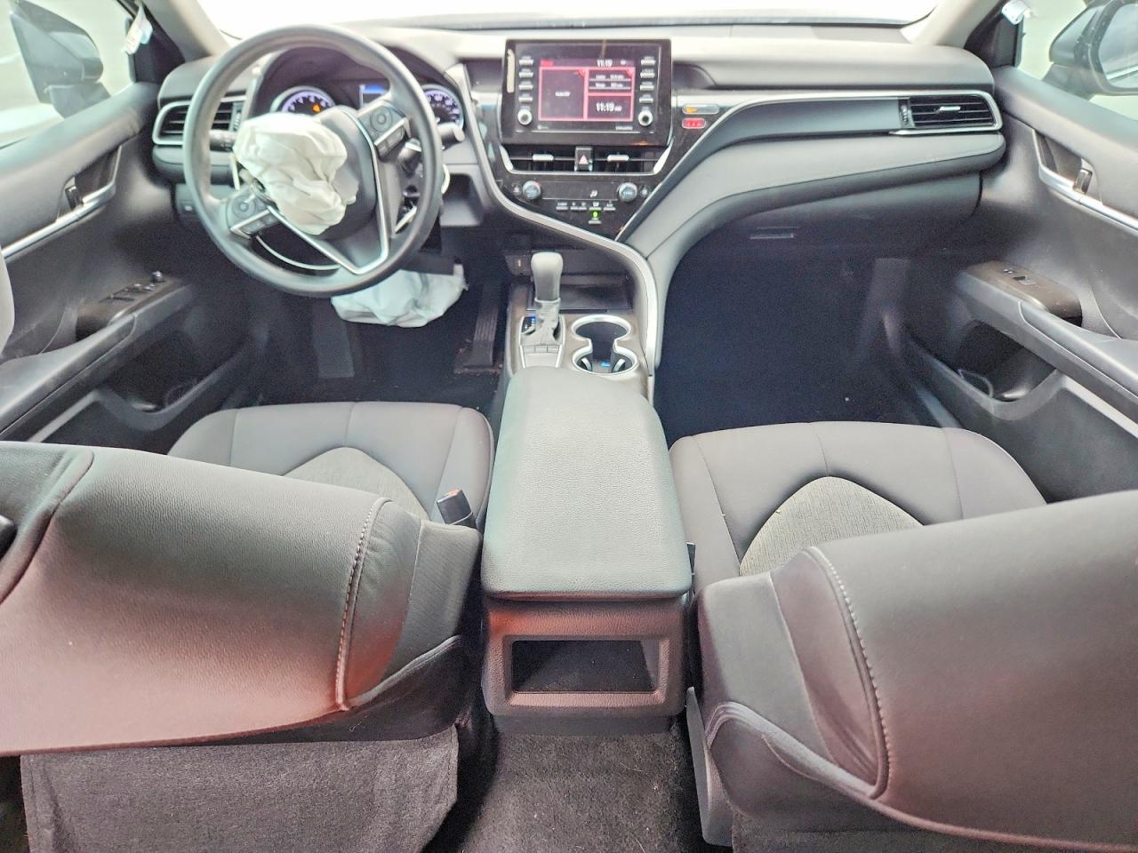 2022 TOYOTA CAMRY LE photo 15