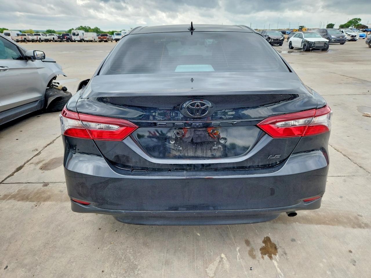 2022 TOYOTA CAMRY LE photo 11